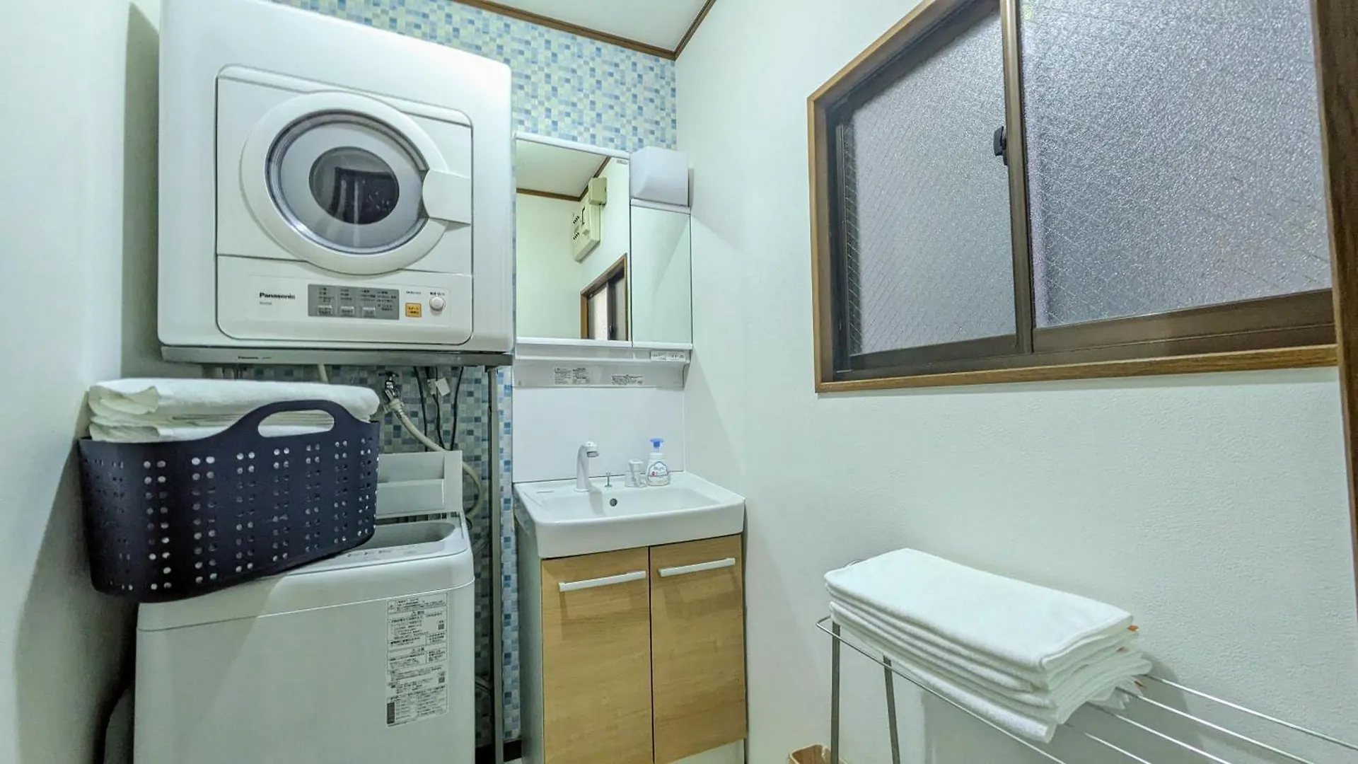 Aoto Kachofugetsu Apartment Tokyo
